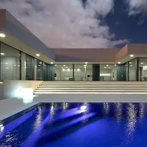 https://villa-camacho-ultra-luxury.madeira-islandshotels.com